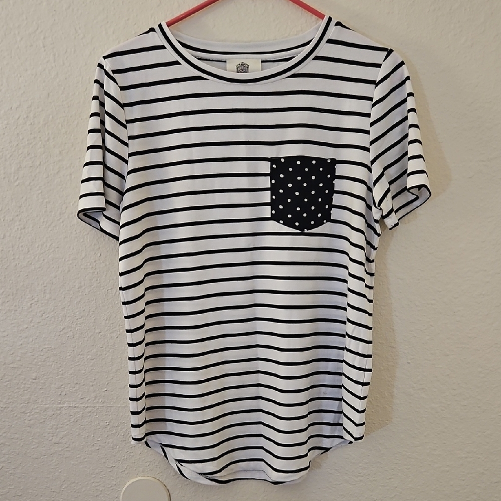ANTHROPOLOGIE LILIS ClOSET Stripped White and Black Top With Workable Pocket.